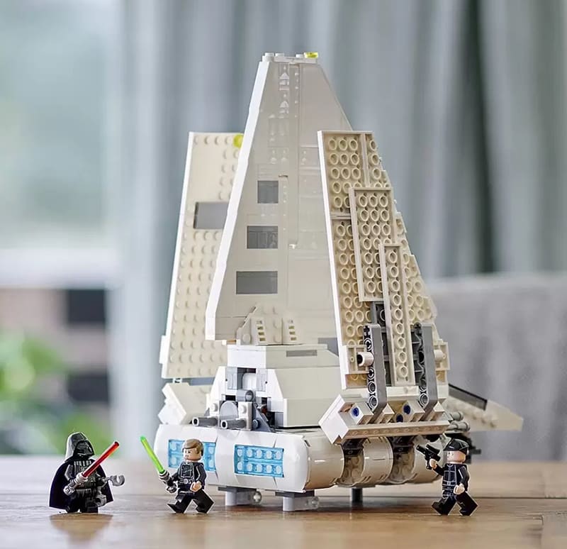 Конструктор Lego Star Wars Имперский шаттл в комплекте имеет 3 фигурки